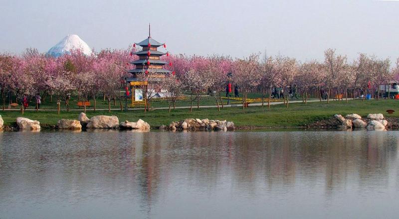 Chengdu Fenghuang Lake