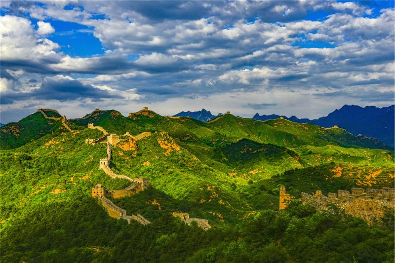 Jinshanling Great Wall in spring season with greenery