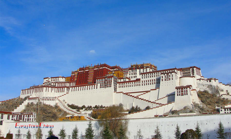 See the spectacular architcture of Potala Palace