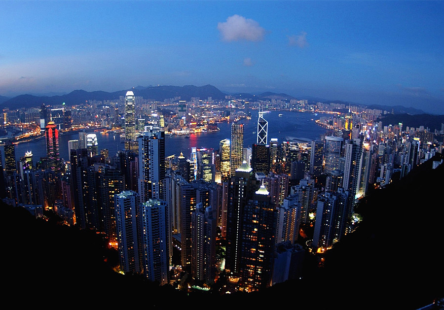 Here at Victoria Peak travelers can have an full view of Hong Kong's skyline